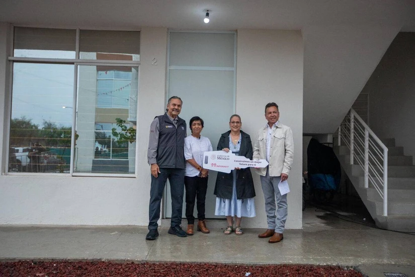 Quienes buscan mejorar su vivienda pueden acceder al crédito Mejoravit del Infonavit, que presta desde 10 mil hasta 169 mil pesos para realizar remodelaciones, reparaciones o ampliaciones del hogar.