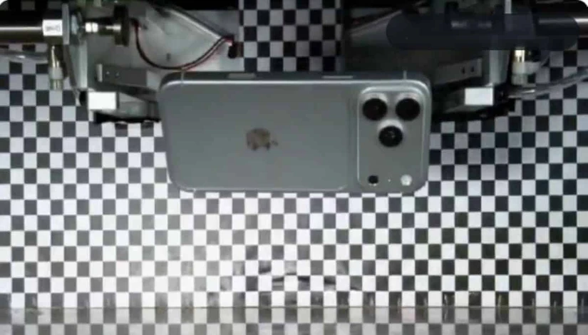 Uno de los colores del Phone 18 Pro sería con acabado metálico. Foto: Cortesía