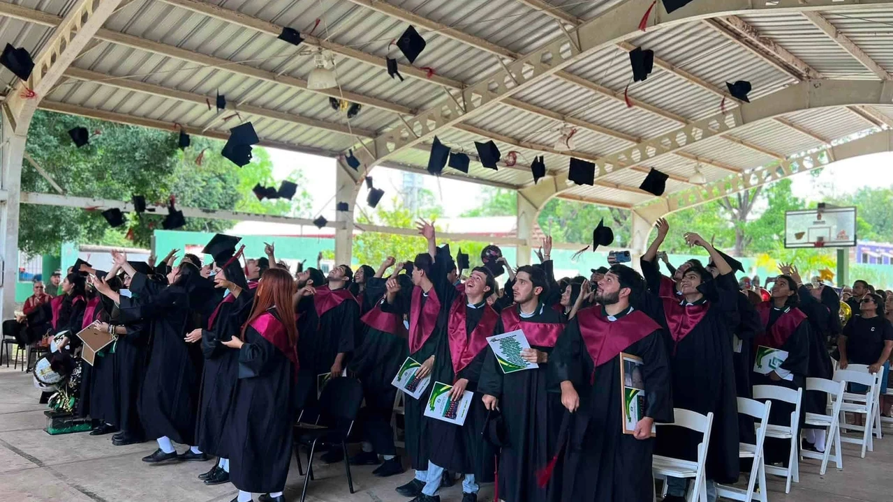 Los egresados de Cobaes 32 “Prof. Higinio G. Maciel”, se dijeron listos para seguir cumpliendo con sus sueños.