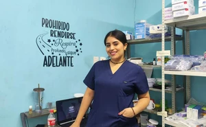 Ana María convirtió su sueño de ser dentista en un negocio que hoy apoya a sus colegas en Bugambilias desde Culiacán