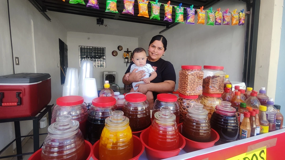 Paulina menciona orgullosa que no hay día que algún vecino no se acerque a consumir de sus productos en la colonia San Luis.