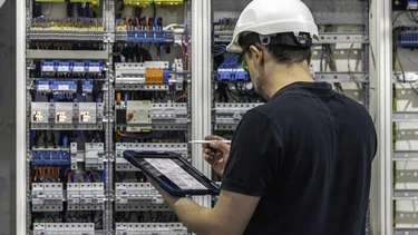 Cómo proteger la operación de un negocio ante interrupciones eléctricas.