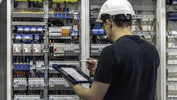 Cómo proteger la operación de un negocio ante interrupciones eléctricas.
