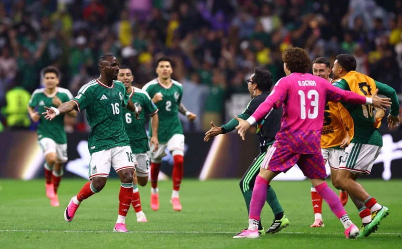 México saborea su victoria ante Ecuador y consigue boleto para octavos.