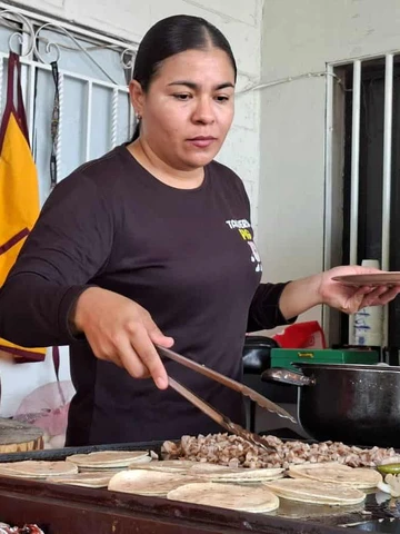 Taquer&iacute;a Pig el sue&ntilde;o de Narda Barraza que conquista paladares con 3 tacos por 50 pesos en Culiac&aacute;n