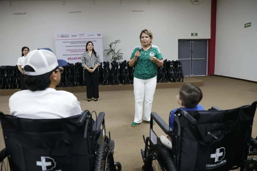 La presidenta del Sistema DIF Sinalo Eneyda Rocha Ruíz impulsa la inclusión social con este tipo de apoyos