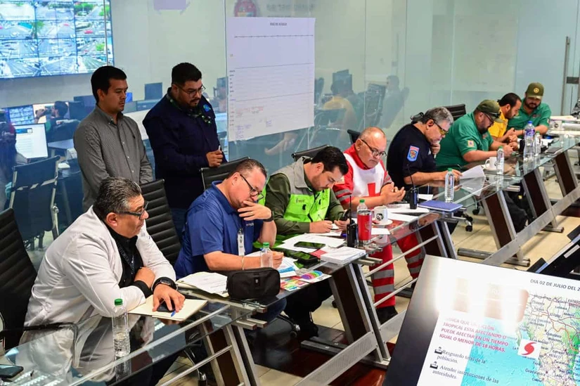 Autoridades de Sinaloa ponen a prueba coordinación ante eventual impacto de un huracán categoría 5