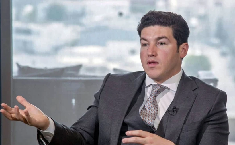 El gobernador regio reportó ingresos extra por 3.7 millones de pesos en su declaración patrimonial.