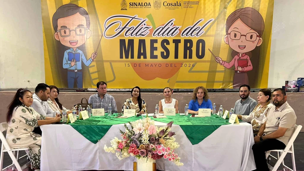 Tres maestros de Cosal&aacute; recibieron un homenaje por dedicar 30 a&ntilde;os de su vida a la educaci&oacute;n
