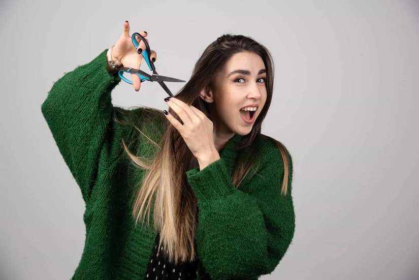 Días recomendados para cortarse el cabello en julio, según las fases lunares. Foto: Magnific