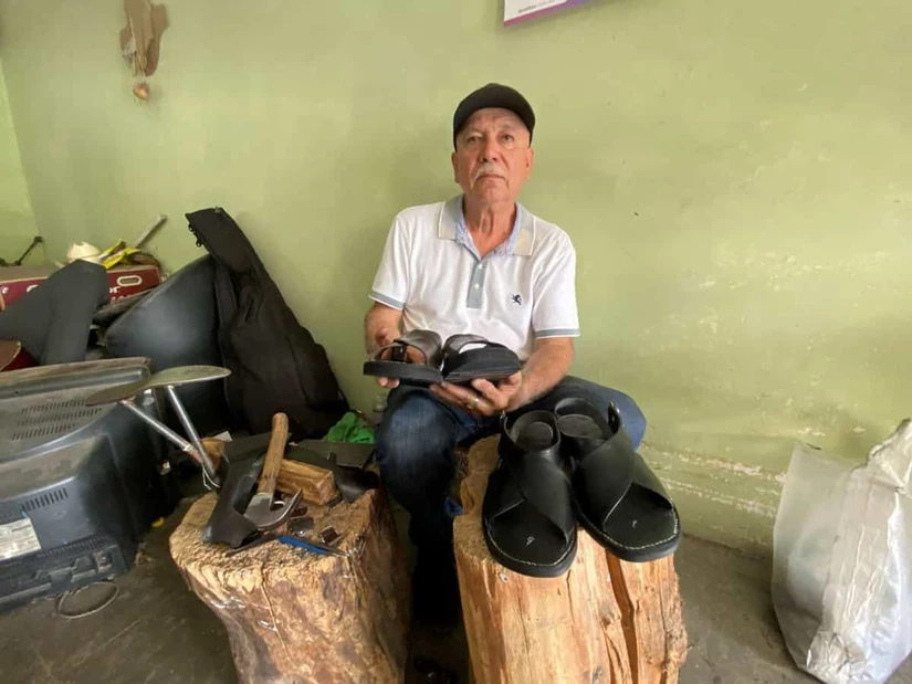En Cosalá, un oficio de 20 años sobrevive gracias a un solo hombre… y podría desaparecer