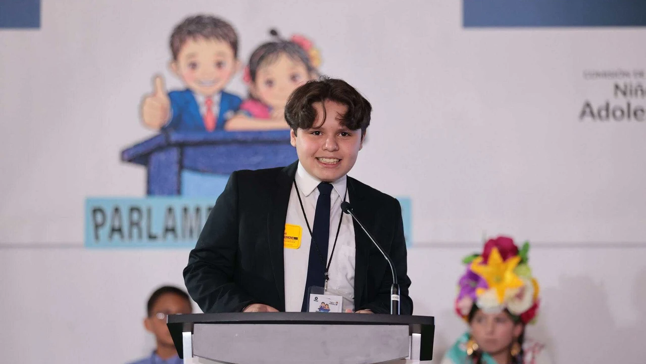 Lauro Karin Torres Ruiz representa a la niñez sinaloense ante la Cámara de Diputados durante el Parlamento Infantil 2026.