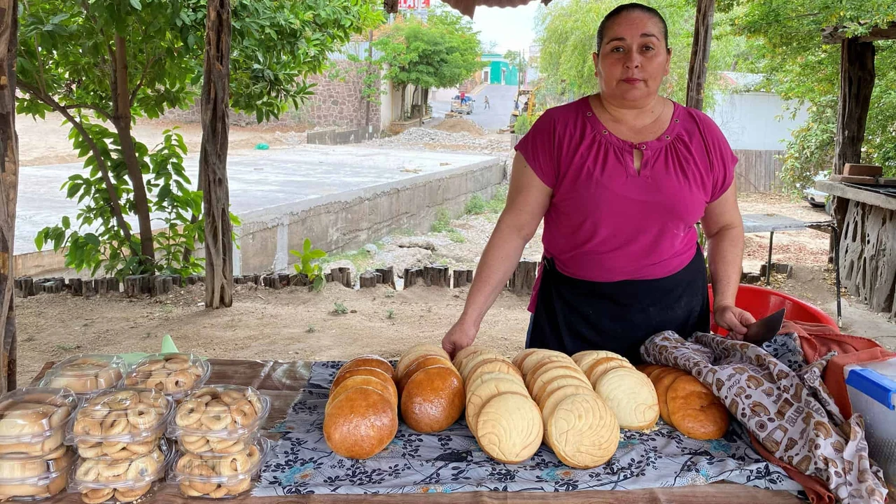 Verónica García Félix ha dedicado 14 años de su vida a hornear el mejor pan de Cosalá. Fotos: Yolanda Tenorio.