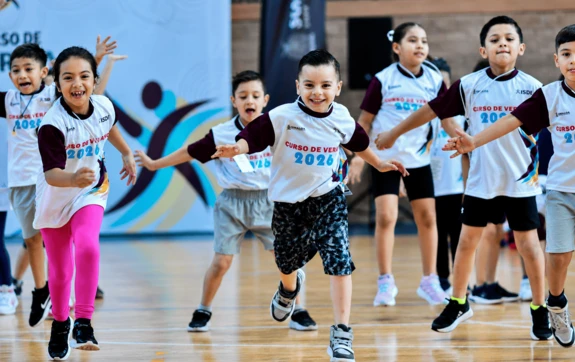 Cursos de Verano ISDE 2026 re&uacute;nen a 450 ni&ntilde;as y ni&ntilde;os para aprender deporte y valores