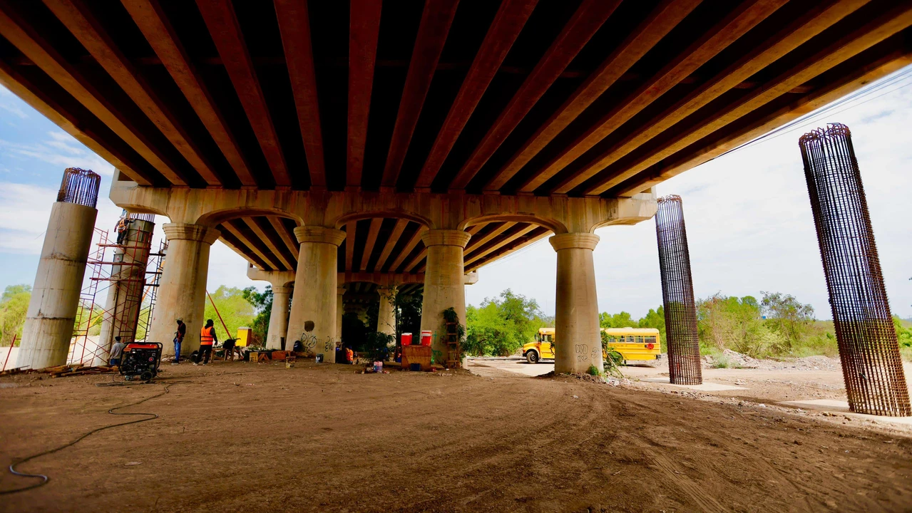 El puente sobre el bulevar Pedro Infante forma parte de la obra pública más grande en la historia de Sinaloa y registra avances conforme al calendario establecido