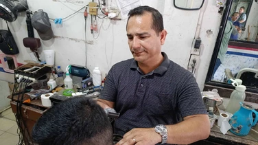 "El mono Medina", la Herencia de familia: el oficio de peluquería que pasó de padre a hijos en Costa Rica