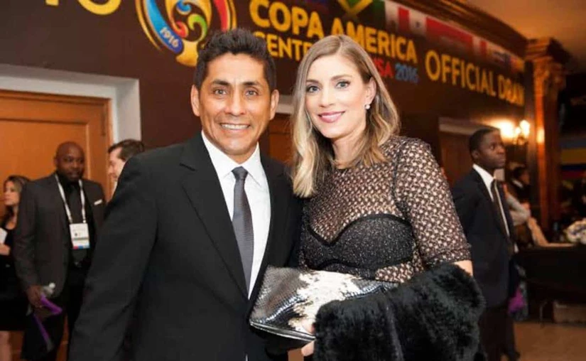 Jorge Campos se encuentra casado con la canadiense Marcy Raston desde 2007. Foto: Especial
