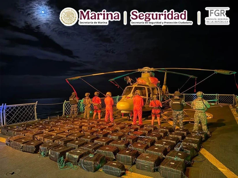 Marina intercepta embarcaciones en Oaxaca y decomisa casi 3 toneladas de cocaína en el Pacífico