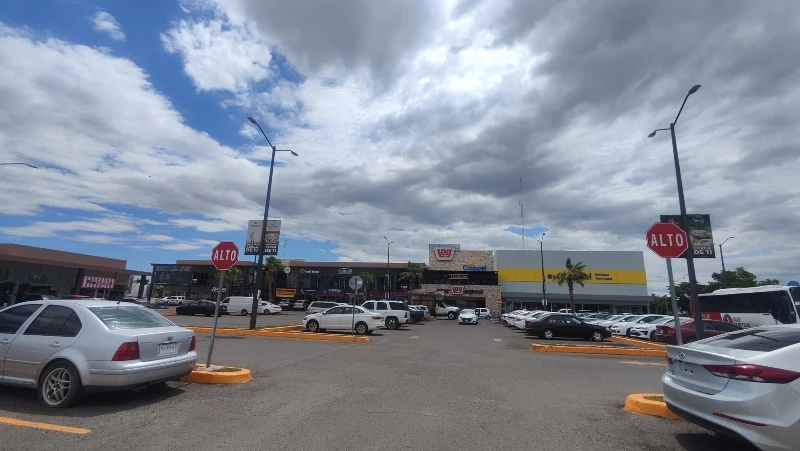 Con modificaciones al pasar de los años, la plaza siempre ha buscado suplir las necesidades de su comunidad.