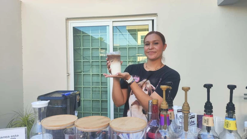 Cecilia abre a las 5 de la tarde, cuando finalmente termina su jornada laboral como maestra, empieza una nueva como emprendedora.