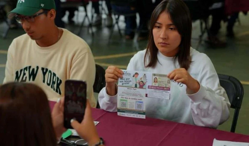 Más de 55 mil estudiantes recibirán la Beca Gertrudis Bocanegra en Michoacán. Foto: Cortesía