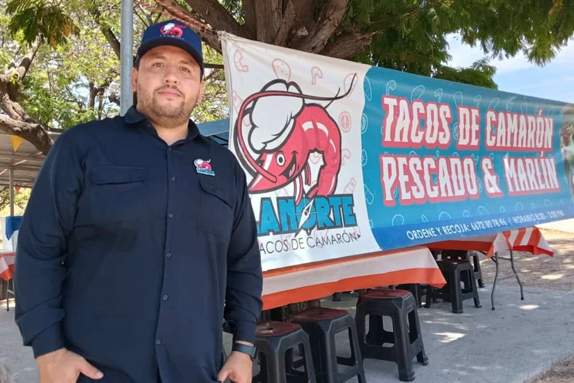 Tres profesiones, una misma pasión: Jafet Camacho combina su trabajo como ingeniero civil, escultor y emprendedor gastronómico.