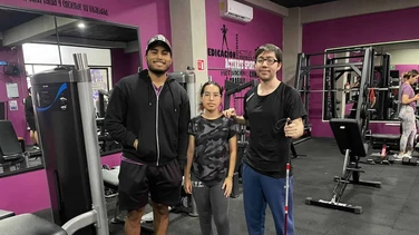 El joven de Culiacán que perdió casi toda la vista encontró en el gimnasio una nueva razón para seguir adelante