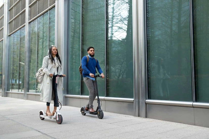 Fecha límite para registrar scooters y bicicletas eléctricas en la CDMX. Foto: Magnific
