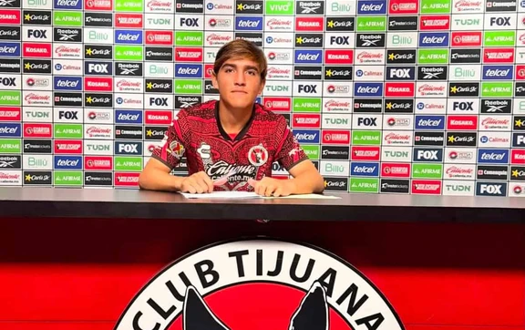 De la Lombardo Toledano a la frontera: El culichi Santi Rodr&iacute;guez firma con la Sub-17 de Xolos Tijuana