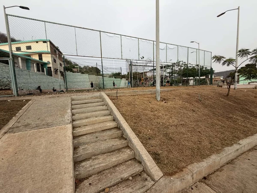 El equipo Cobras IMDEM inició hace algunos años con derrotas en el campo pero con el tiempo las niñas han mejorado su juego logrando triunfos importantes