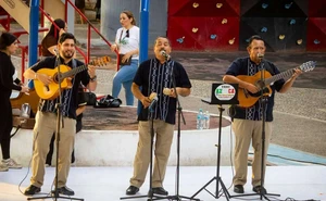 Trío Azteca llena de romanticismo el Parque Acuático con Itiner-Arte
