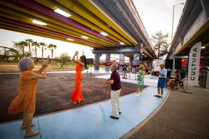 El Parque Acuático se incorporó como nueva sede del programa Itiner-Arte, una iniciativa del Instituto Municipal de Cultura Culiacán que busca acercar espectáculos gratuitos de calidad a los lugares de convivencia de las familias culiacanenses.