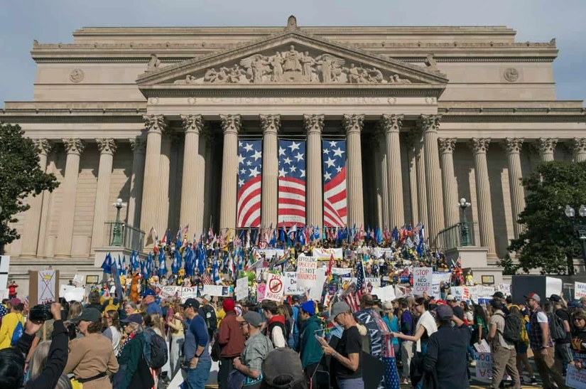 Estados Unidos experimentó un descenso de 18 posiciones, pasando del puesto 30 al 48 en un solo año.