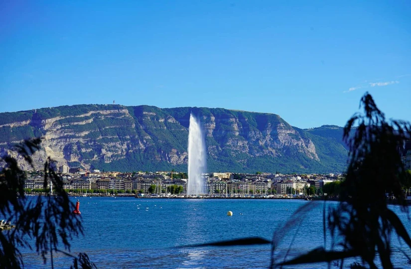 Suiza lidera en el ranking global del índice de reputación 2025.