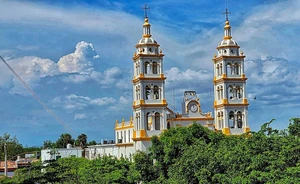 Con pintura y limpieza, embellecen la Parroquia de San Francisco de Asís en Navolato