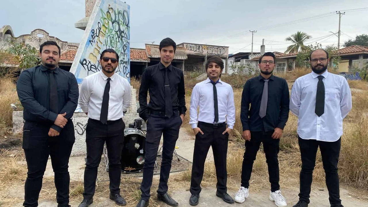 SKRLTH es una banda amante del ska que trabajan para mantener vivo este género musical en Culiacán.