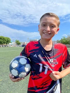 Agust&iacute;n Higuera, el peque&ntilde;o que nunca solt&oacute; el bal&oacute;n y hoy cumplir&aacute; el sue&ntilde;o de representar a Sinaloa y M&eacute;xico en la Copa Am&eacute;rica Infantil en Per&uacute;