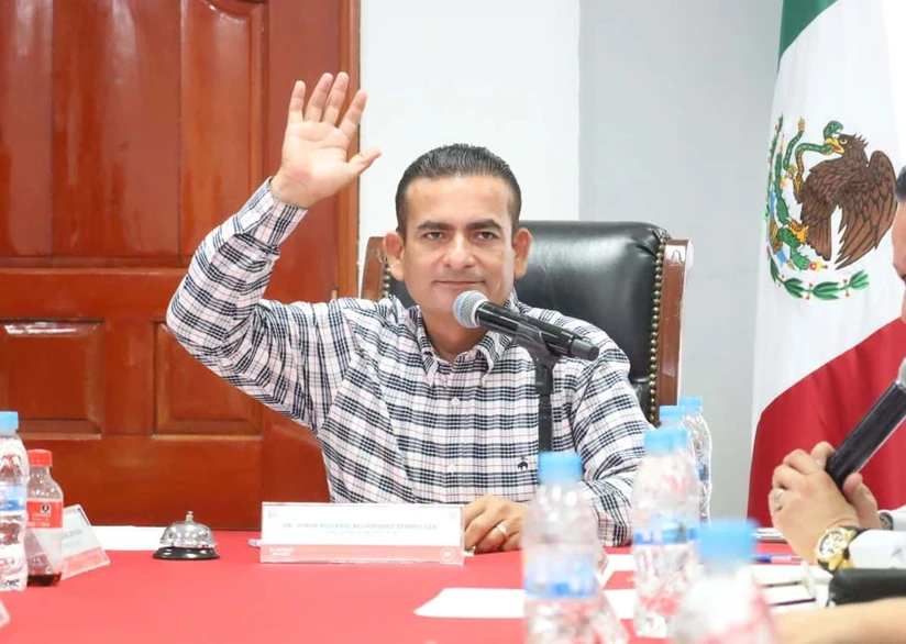El alcalde Jorge Rosario Bojórquez Berrelleza destacó que la educación representa una inversión para el futuro del municipio