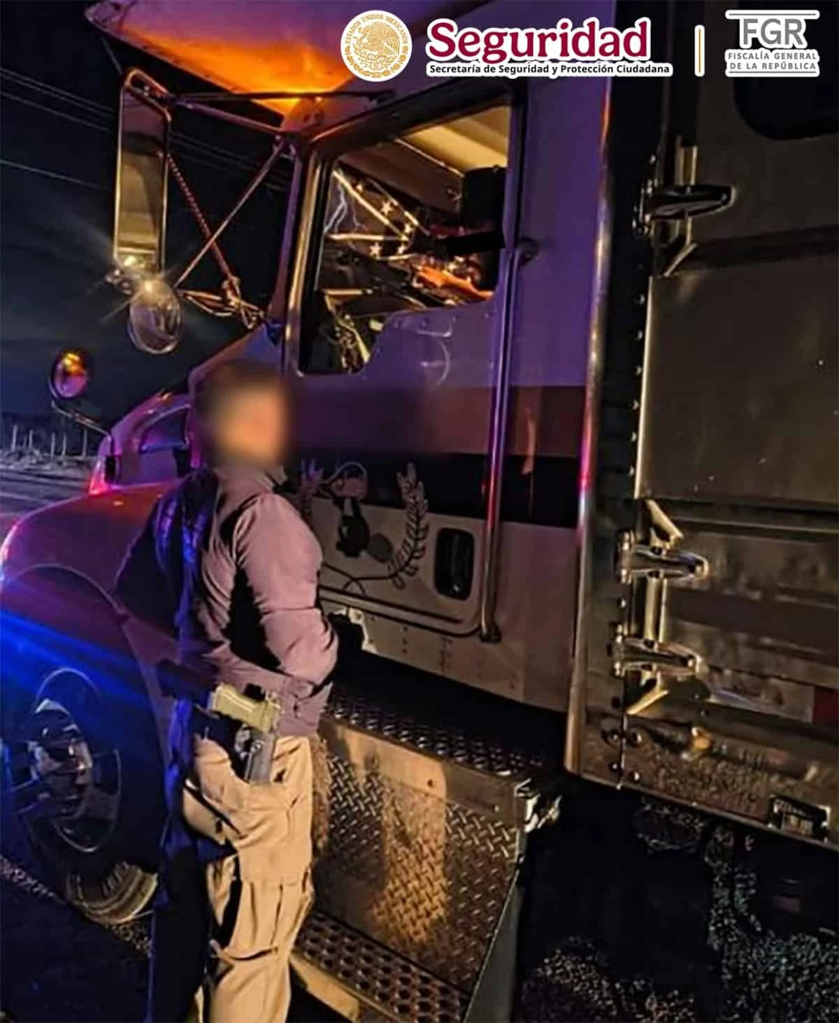 Autoridades federales aseguraron más de 7 mil cartuchos útiles ocultos en un tractocamión durante un operativo carretero en Chihuahua. El conductor fue detenido y será investigado por la FGR.