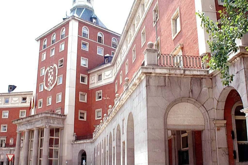 La Universidad Complutense de Madrid es uno de los centros de educación superior más reconocidos y antiguos de España. Sobresale por su excelencia en Ciencias de la Salud, Psicología, Derecho, Ciencias Sociales y Humanidades. En esta institución estudiará Yenia Dararis Casillas Rivas.