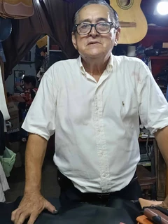 Renato Qui&ntilde;&oacute;nez es el hijo del pionero de la talabarter&iacute;a en Culiac&aacute;n que mantiene vivo un oficio con m&aacute;s de 60 a&ntilde;os de historia