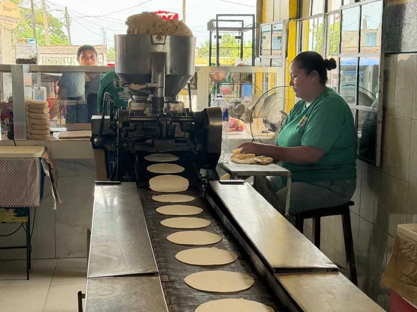 La calidad y la innovación en las ventas han sido la base del éxito de la Tortillería de Mauricio y su familia