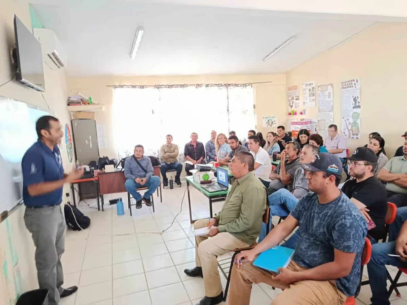 Acuicultores de la región conocieron técnicas para elaborar alimento predigerido que permite reducir costos en la producción de camarón.