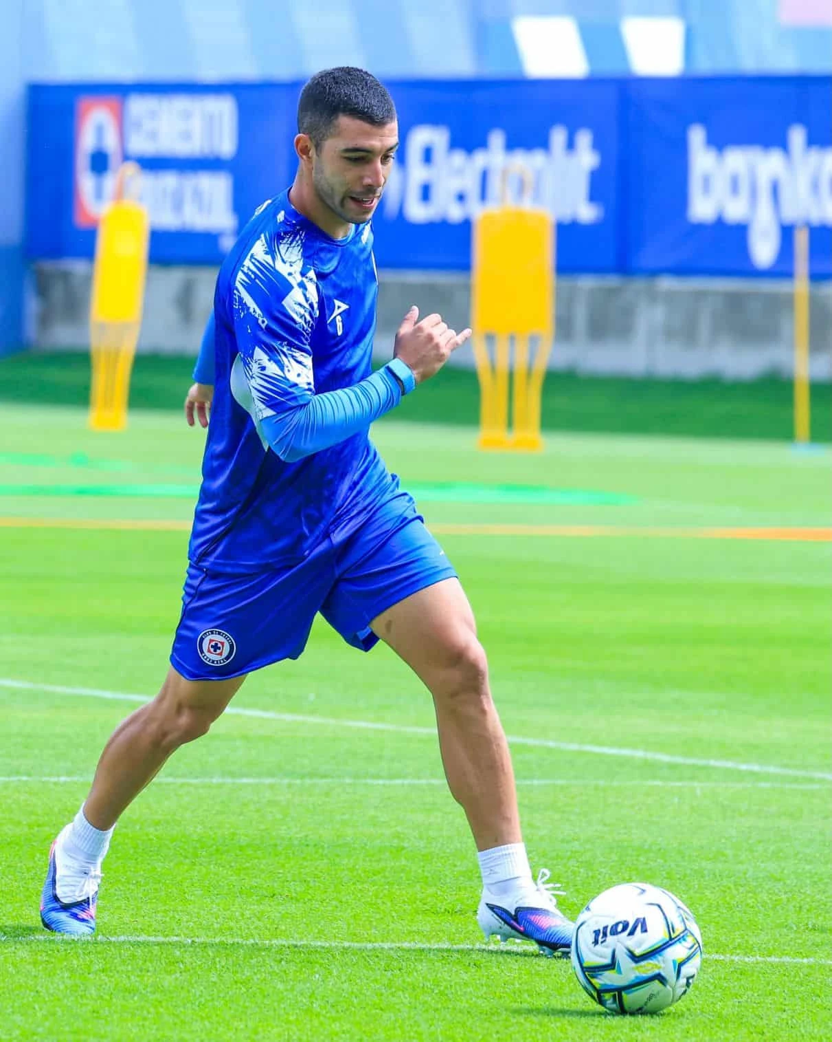 Erik Lira ya reportó con el Cruz Azul desde este 13 de julio de cara al Apertura. Foto: Facebook