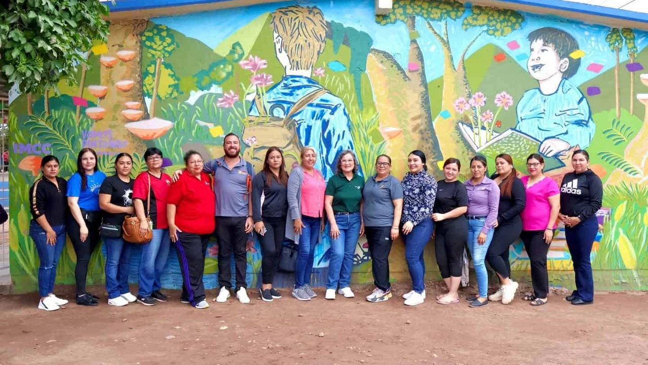 La firma del Gran Acuerdo en las primarias de Culiacán, permite que los estudiantes de esas primarias puedan tener acceso a nuevas herramientas para fomentar valores.