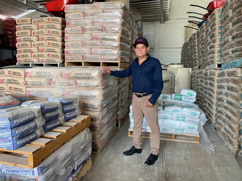 Desde niño Rubén Bayardo sabe lo que es trabajar, por eso su esfuerzo lo llevó a consolidar su empresa de materiales para la construcción, y con ello ayuda a otros