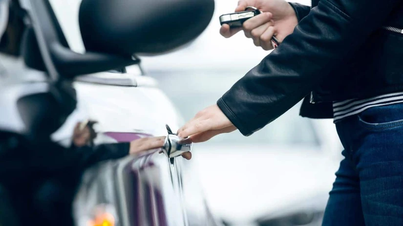 El 55% de los robos de auto en México se comete con violencia, de acuerdo con el reporte más reciente de la AMIS.