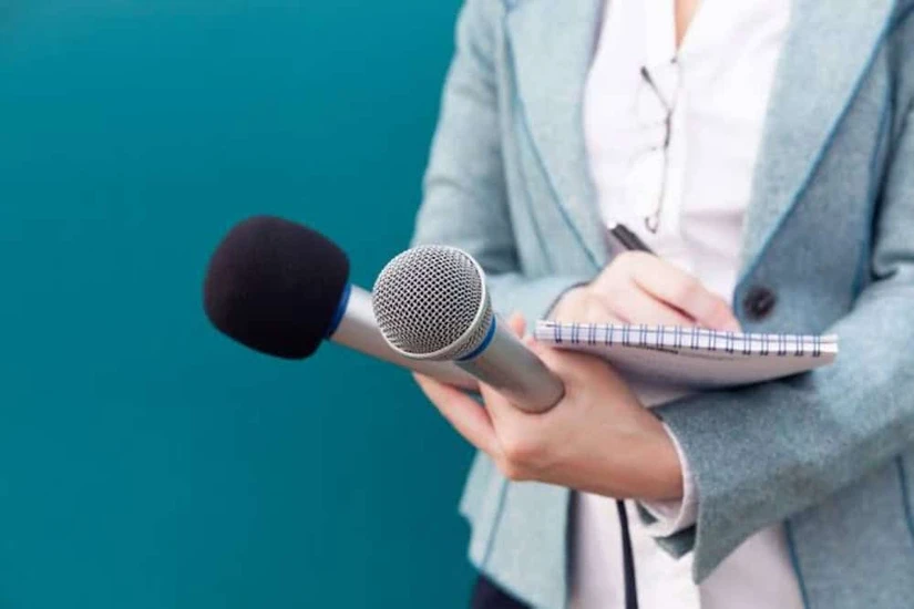 El sueldo promedio de los periodistas en México se ubica entre 10 mil 500 y 11 mil 600 pesos al mes.