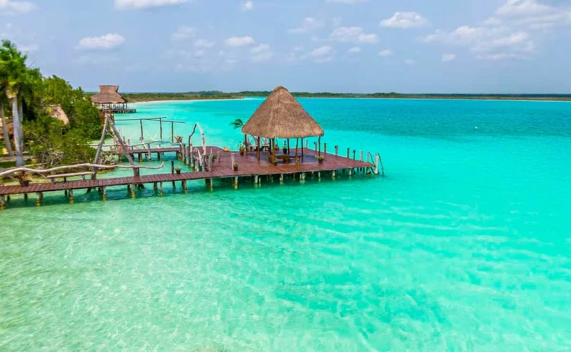 Así luce la Laguna de los Siete Colores, una de las joyas naturales de Bacalar. Foto: Cortesía