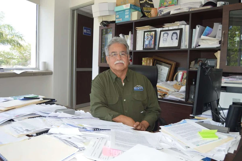 El rector Luis Miguel Flores Campaña informó que la UPMyS atiende a cerca de mil estudiantes de más de 50 comunidades rurales del sur de Sinaloa.
